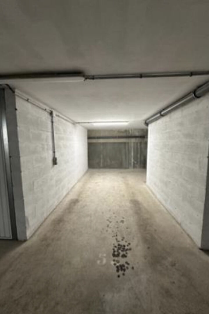 Parking / box L'isle Adam 1 pièce(s)