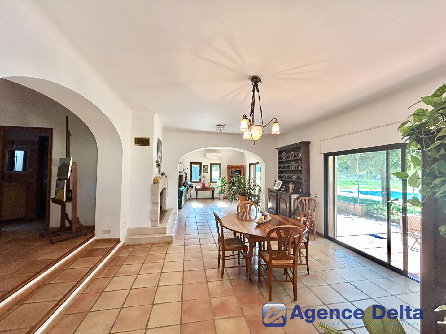 Villa Cuers 6 pièce(s) 211 m2