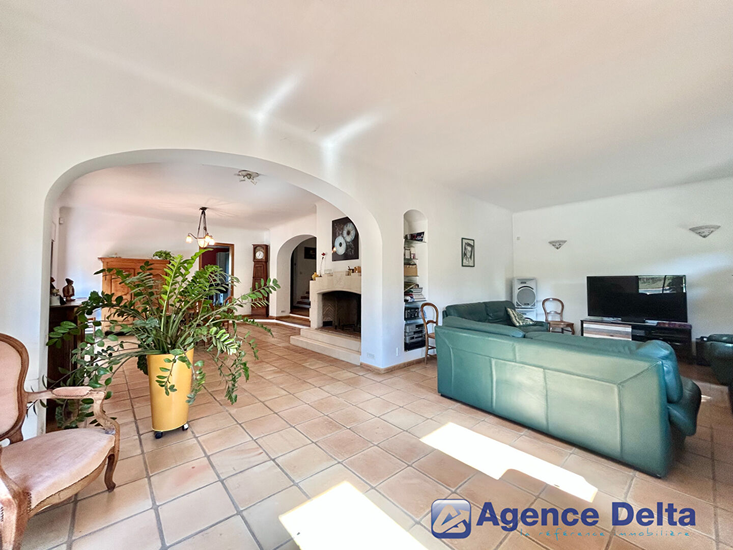 Villa Cuers 6 pièce(s) 211 m2