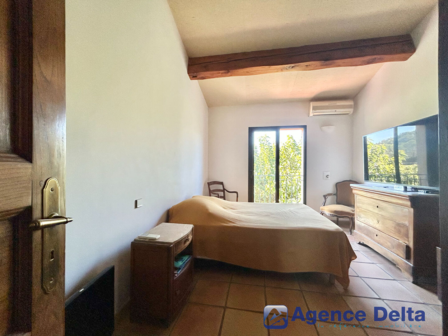 Villa Cuers 6 pièce(s) 211 m2