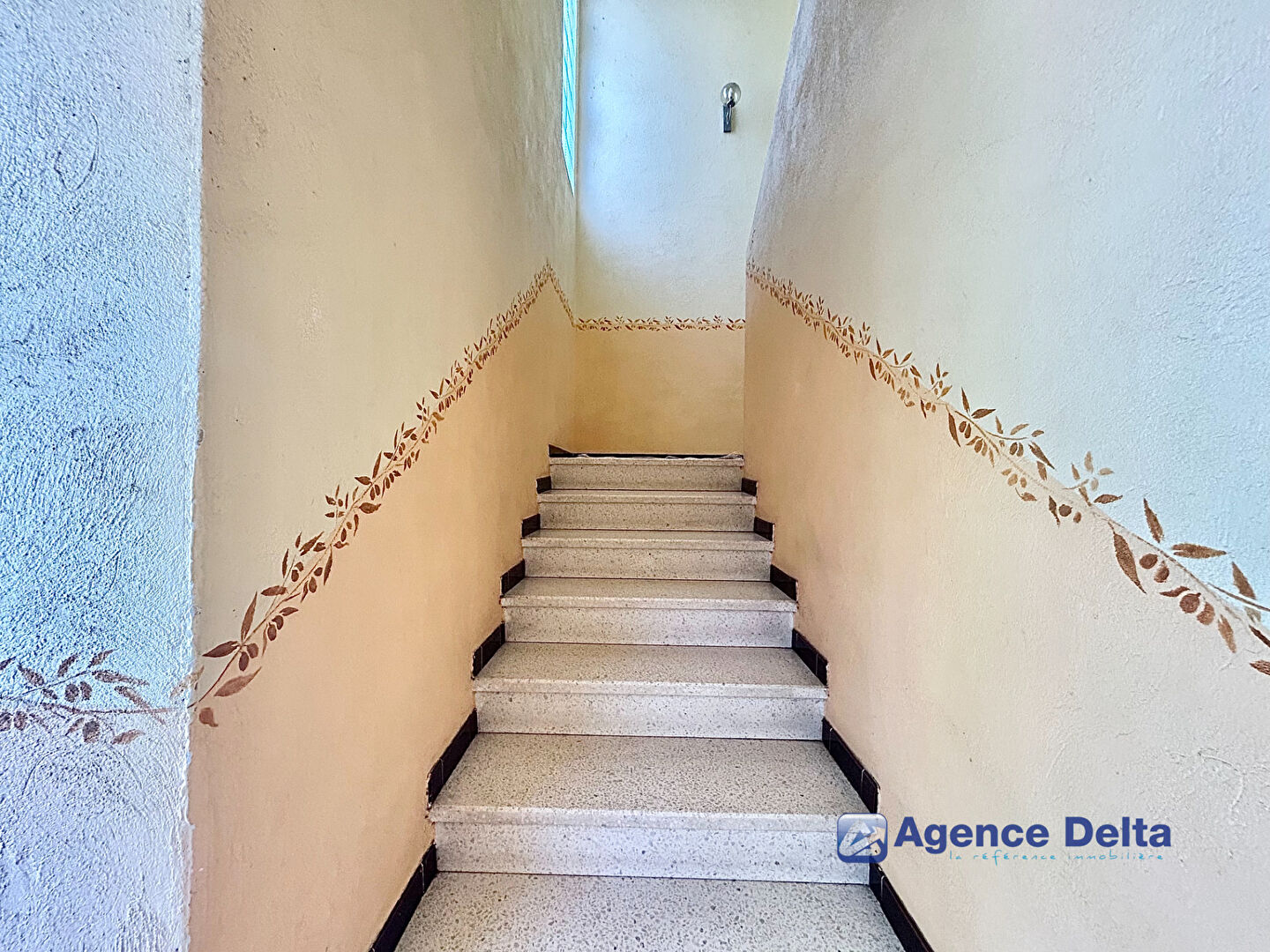 Villa La Garde 5 pièce(s) 330 m2