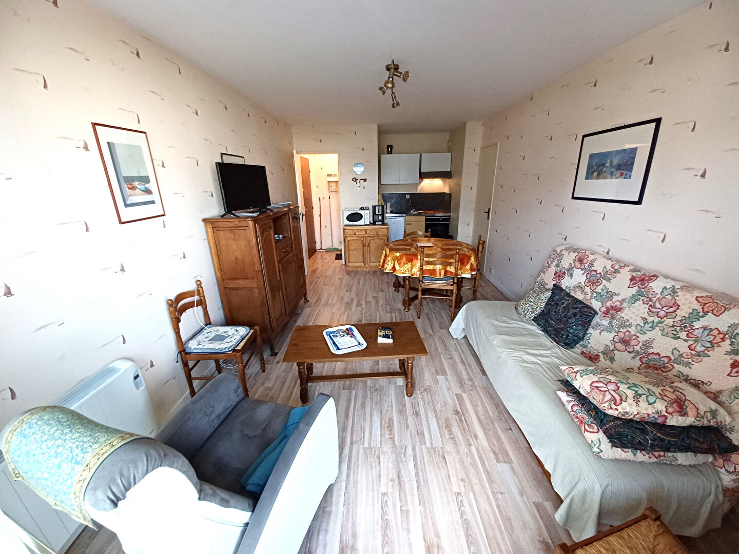 Photo APPARTEMENT 2 PIECES - COURSEULLES SUR MER - PROCHE MER image 3/6