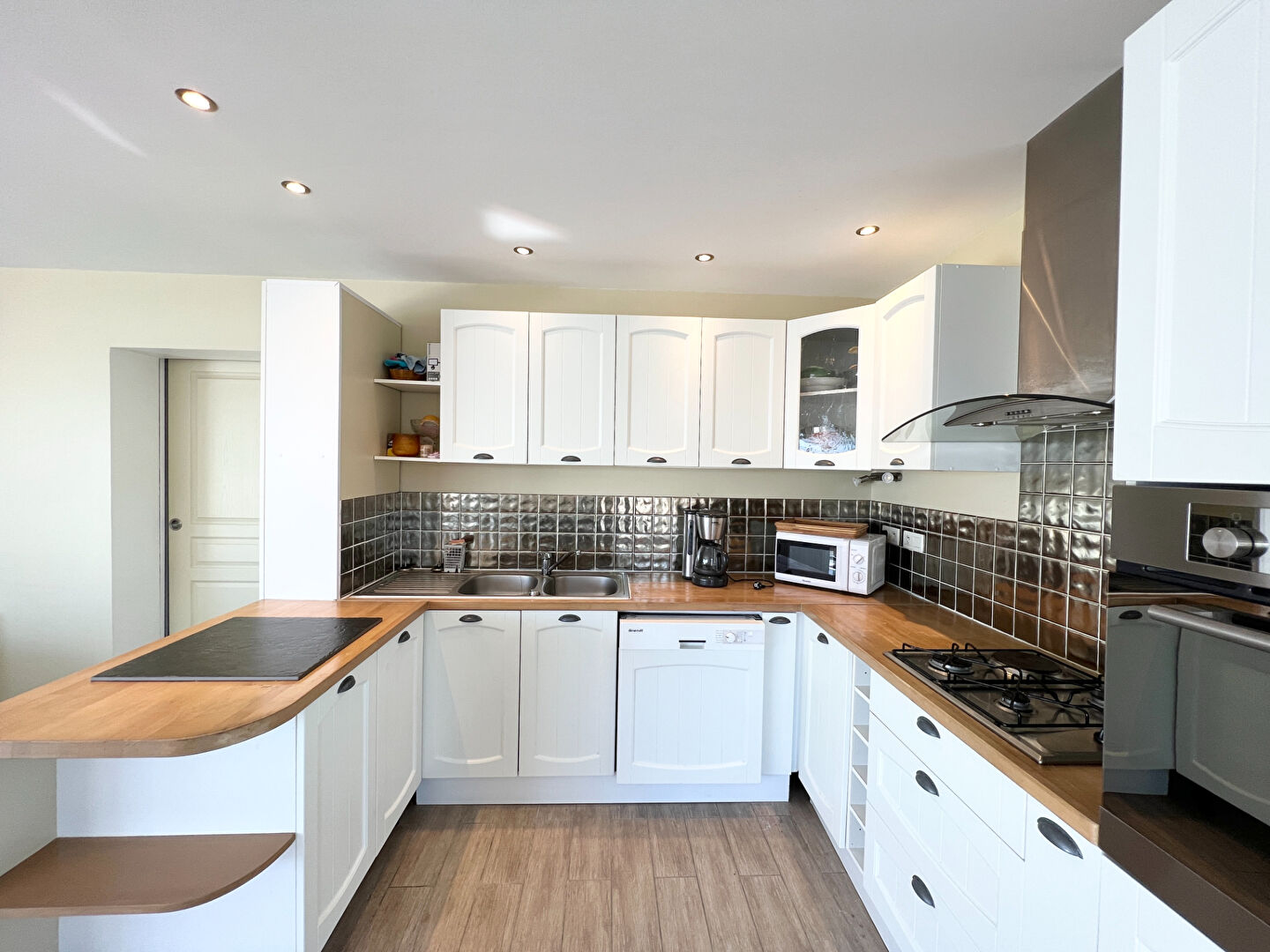 Photo Maison type 2 avec terrasses et pool-house sur 490m2 de terrain image 5/6