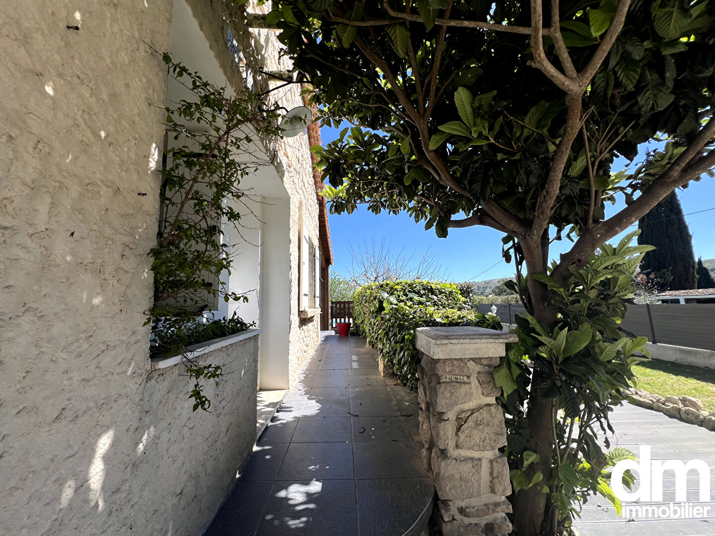 Photo Maison type 4 de 135m2 avec combles, sous-sol et piscine sur 1080m2 de terrain image 3/6