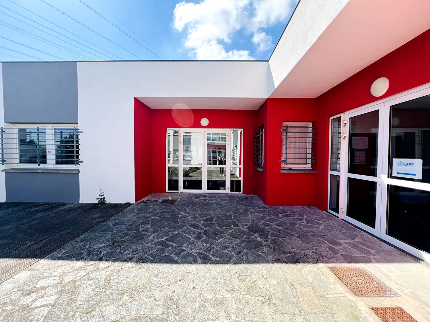 Ensemble de bureaux d'une surface de 232m2 avec 12 places de parking