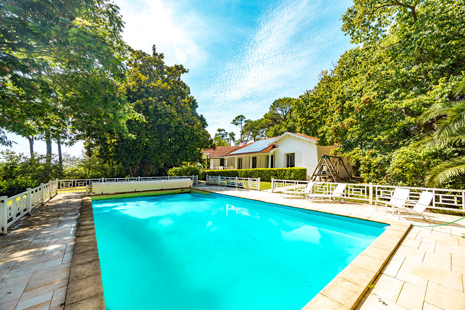 Bdart, villa de 255 m² habitable sur 4421 m²