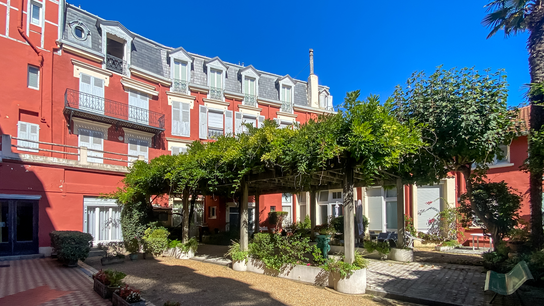 Photo Saint jean de Luz, un duplex raffiné au pied de la baie et du centre ville. image 2/6