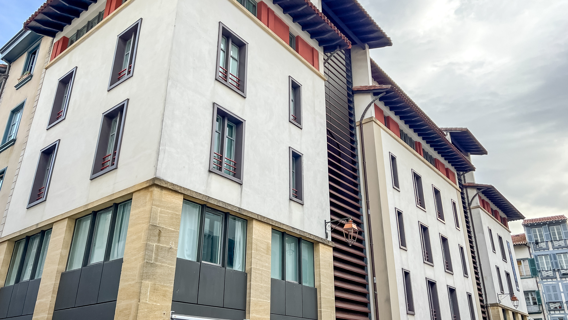 Bayonne central : charme, confort et dernier étage avec ascenseur !