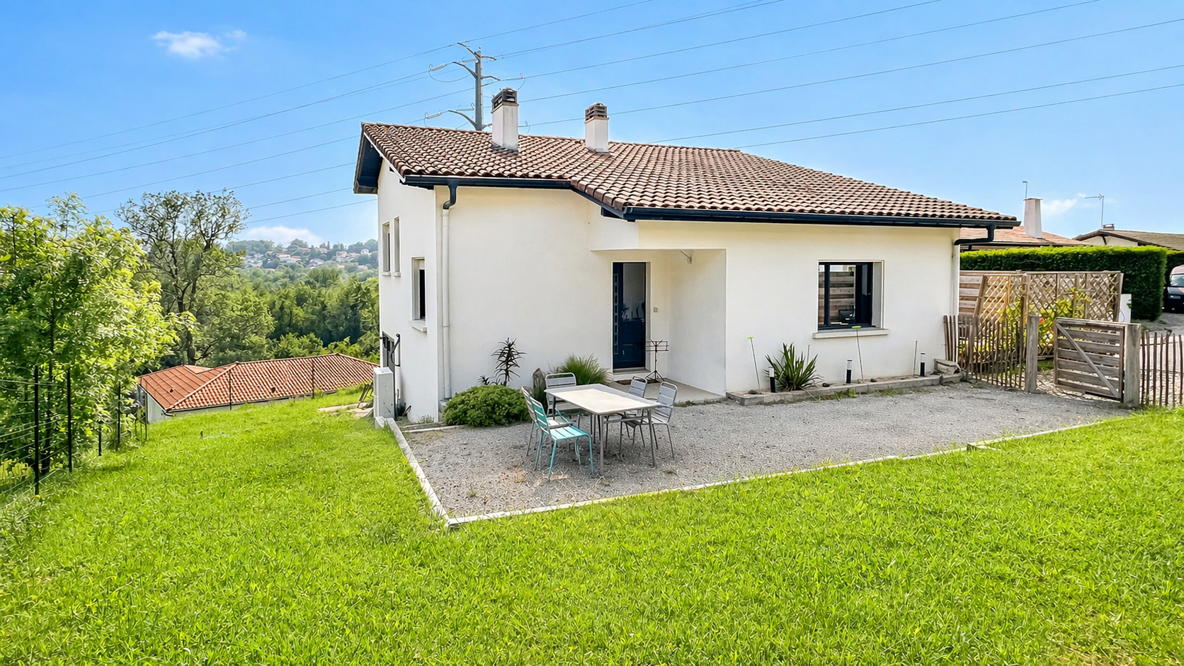 Maison rénovée 3 chambres avec prestations modernes très proche Bayonne