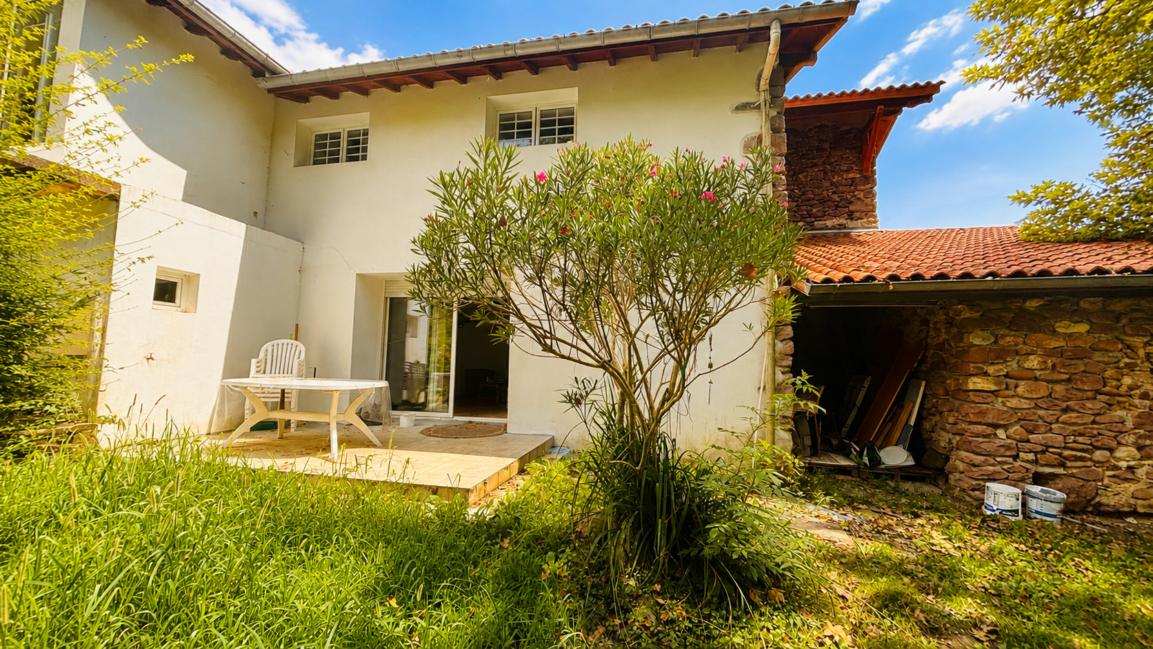 A vendre Maison mitoyenne T4 avec terrasse et jardin