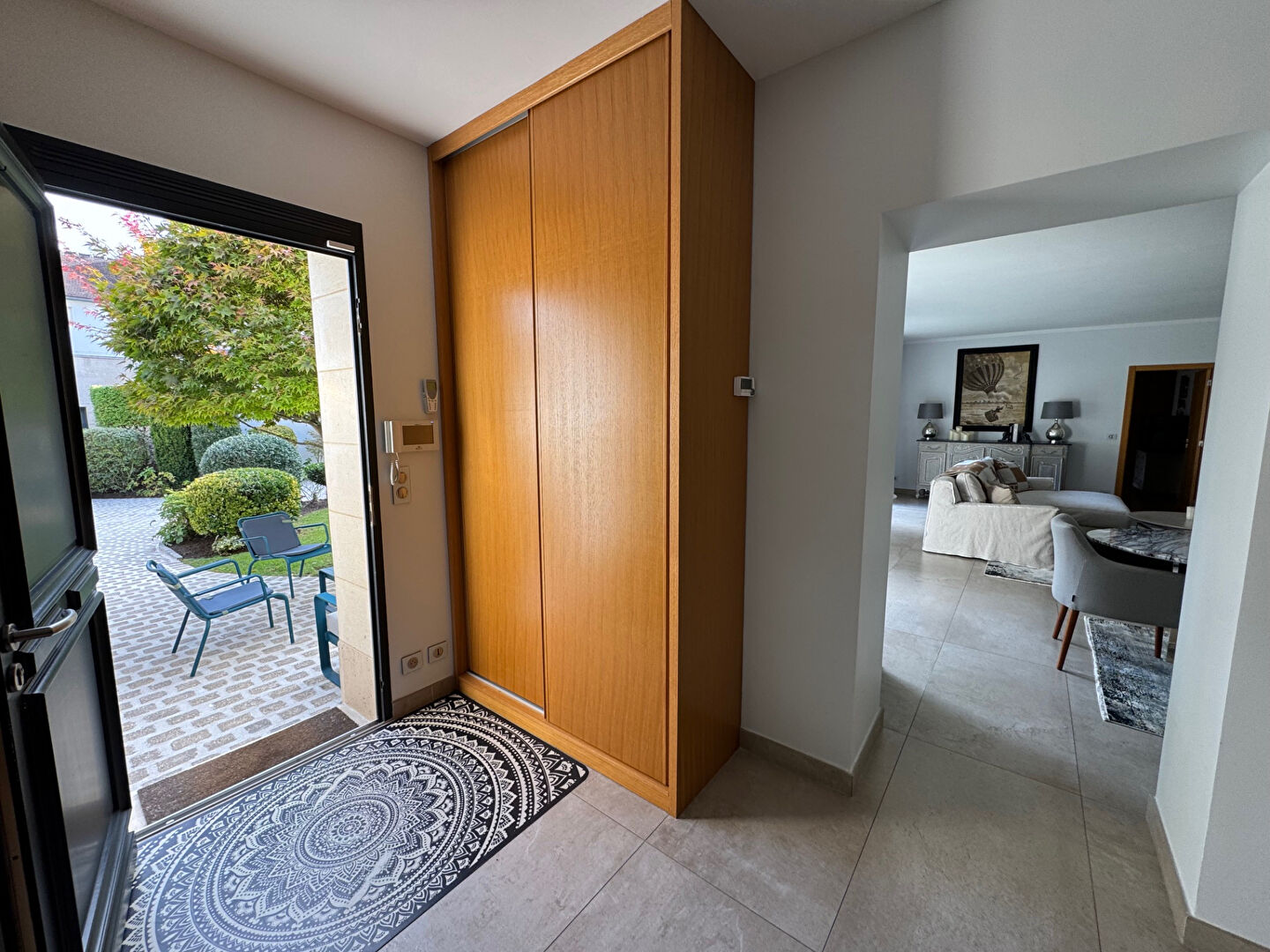 Photo ECXEPTIONNEL RUE SAINT LAZARE image 2/6