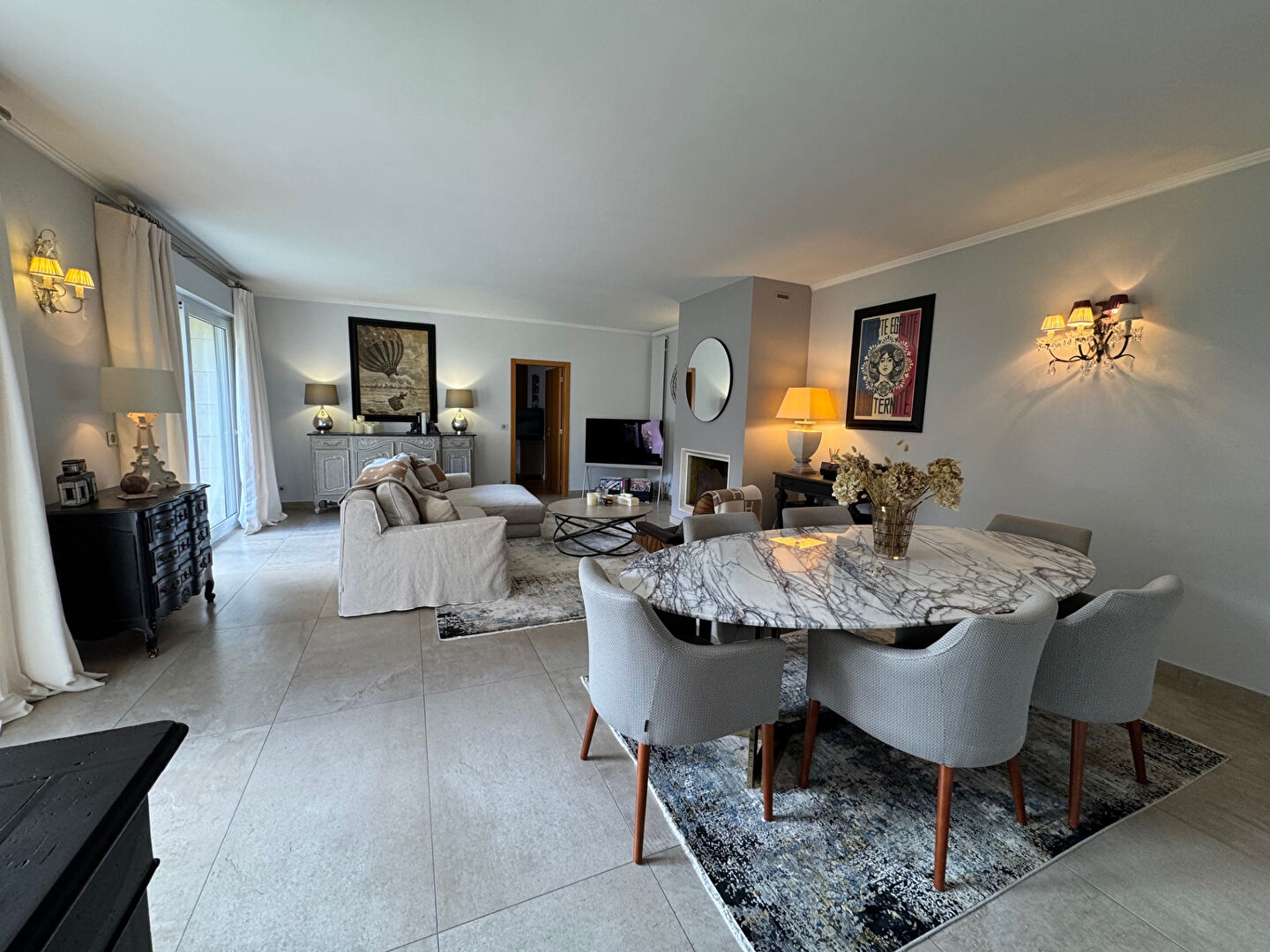 Photo ECXEPTIONNEL RUE SAINT LAZARE image 3/6