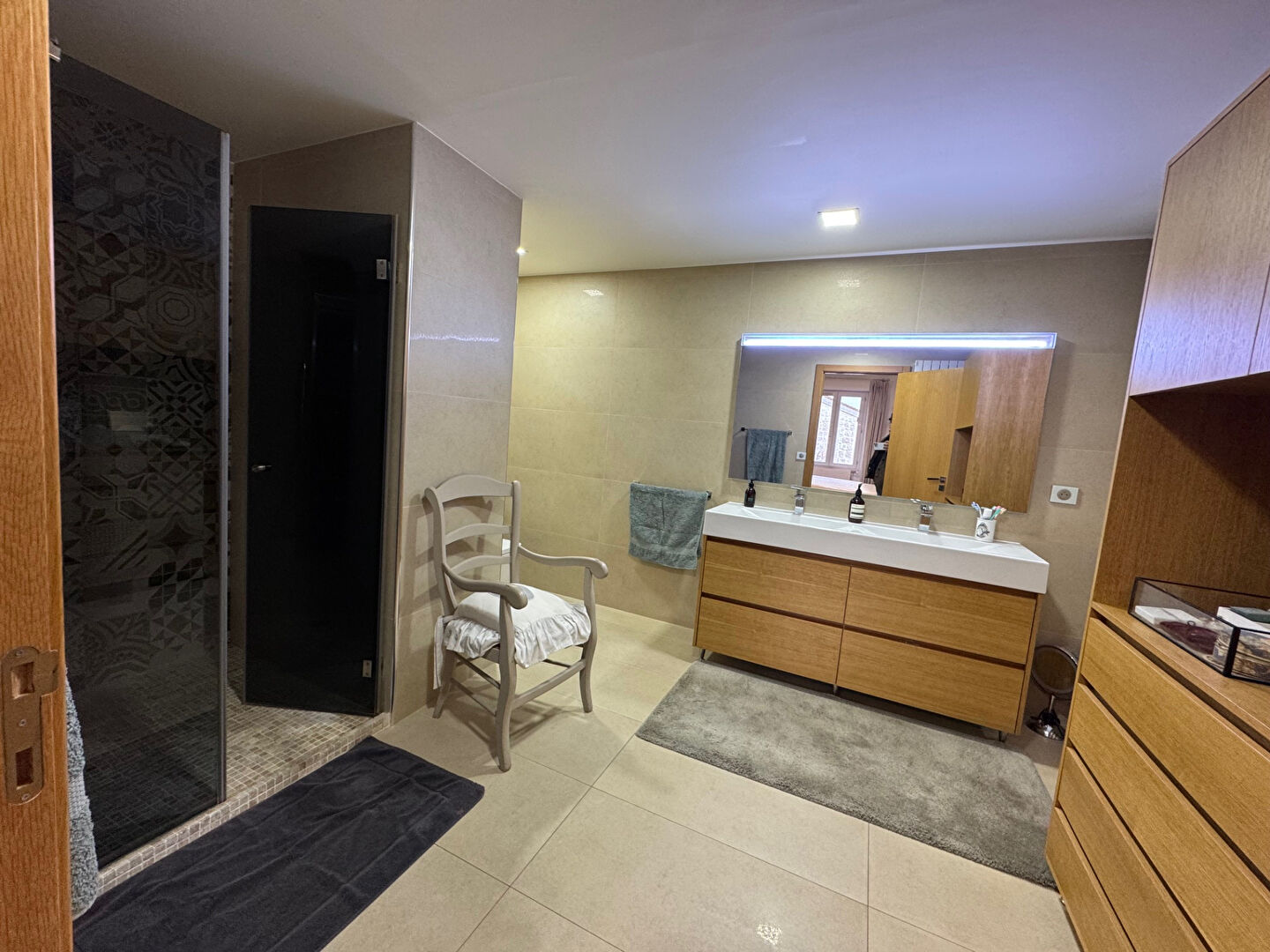 Photo ECXEPTIONNEL RUE SAINT LAZARE image 6/6