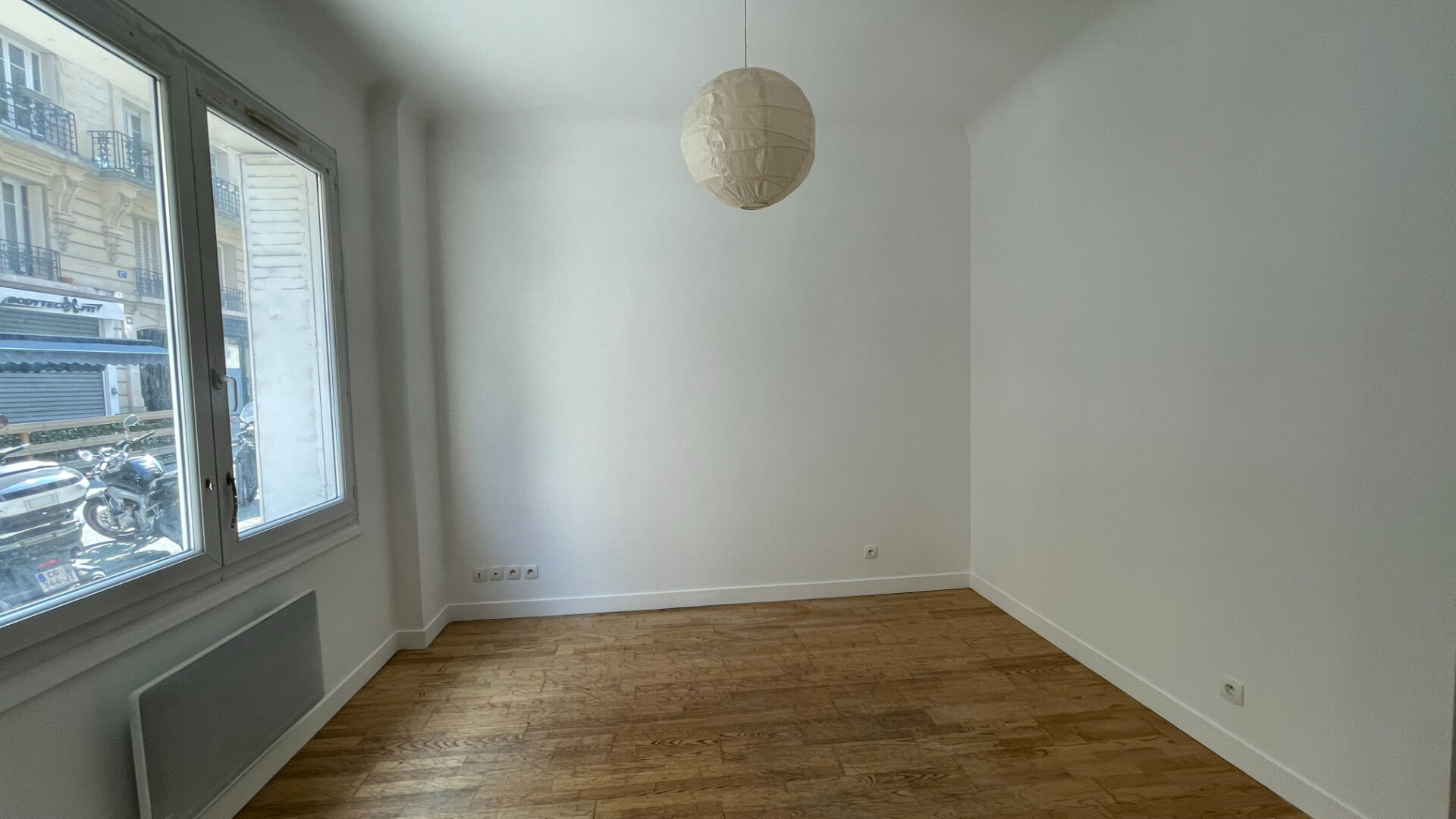 Photo Appartement Paris 2 pièce(s) 31 m2 rez-de-chaussée image 3/6