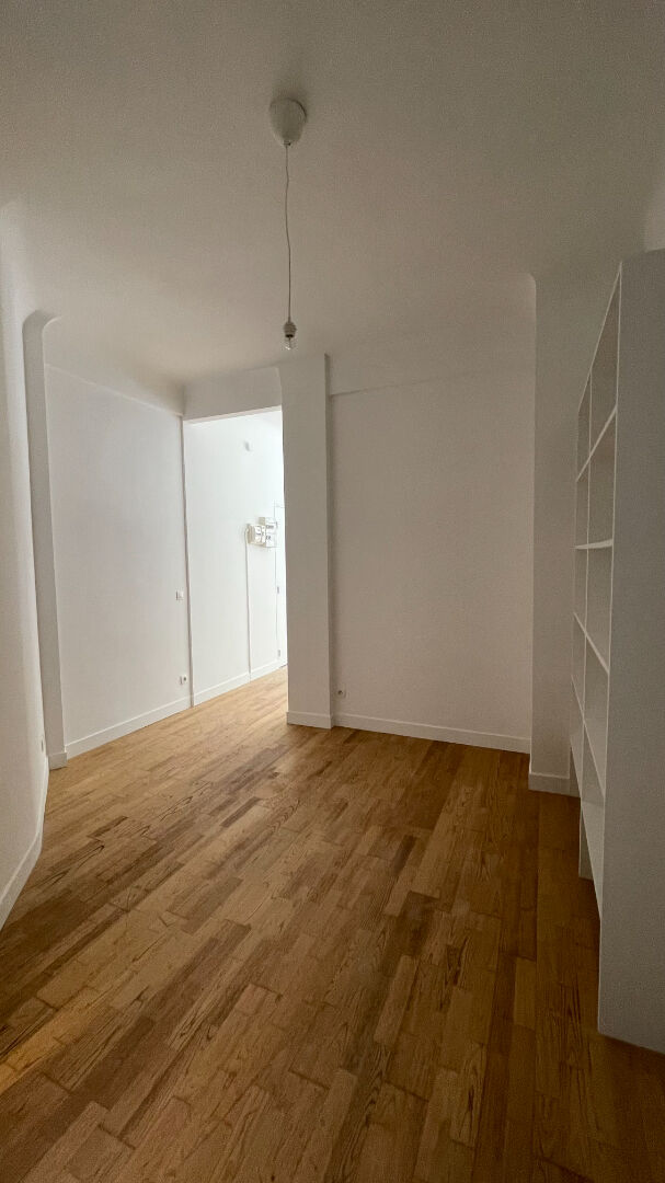 Photo Appartement Paris 2 pièce(s) 31 m2 rez-de-chaussée image 4/6