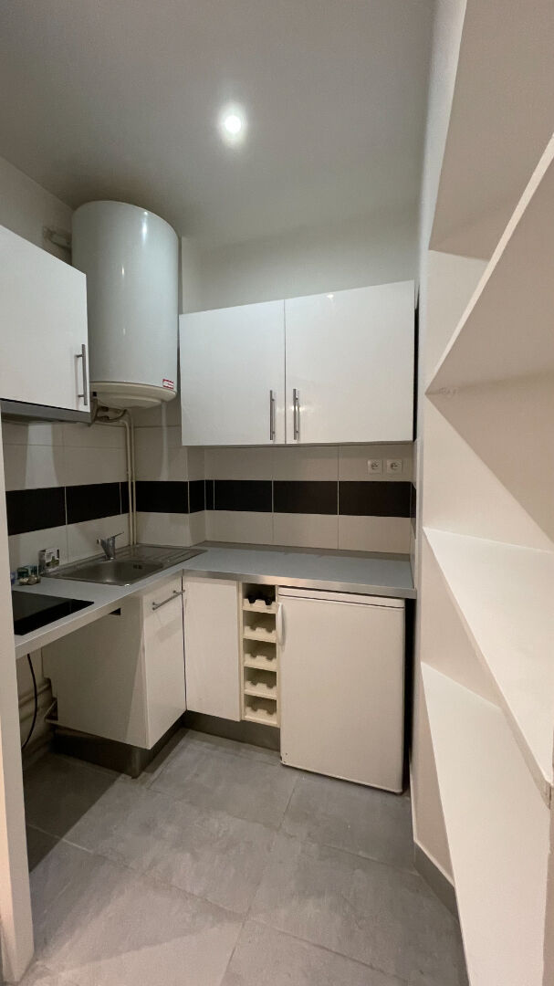 Photo Appartement Paris 2 pièce(s) 31 m2 rez-de-chaussée image 5/6