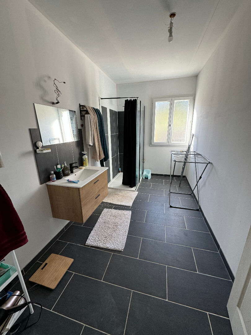 Photo Maison Saint Barthelemy De Vals 4 pièce(s)  110m² avec ses extérieurs image 4/6