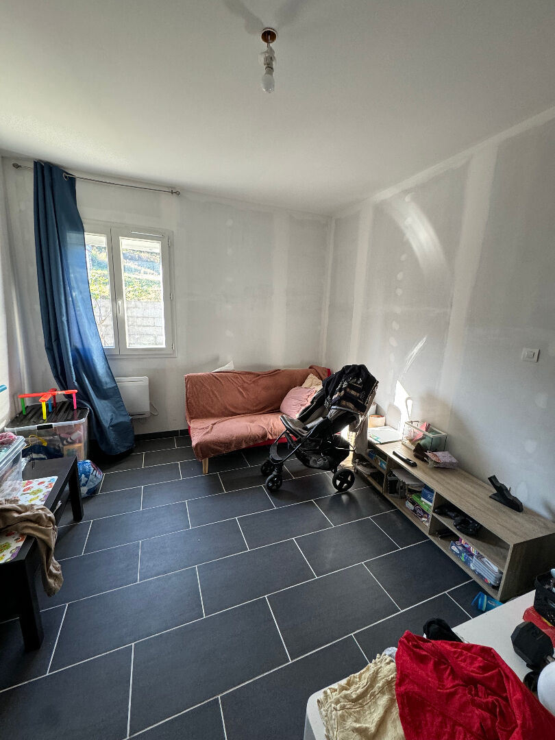 Photo Maison Saint Barthelemy De Vals 4 pièce(s)  110m² avec ses extérieurs image 5/6