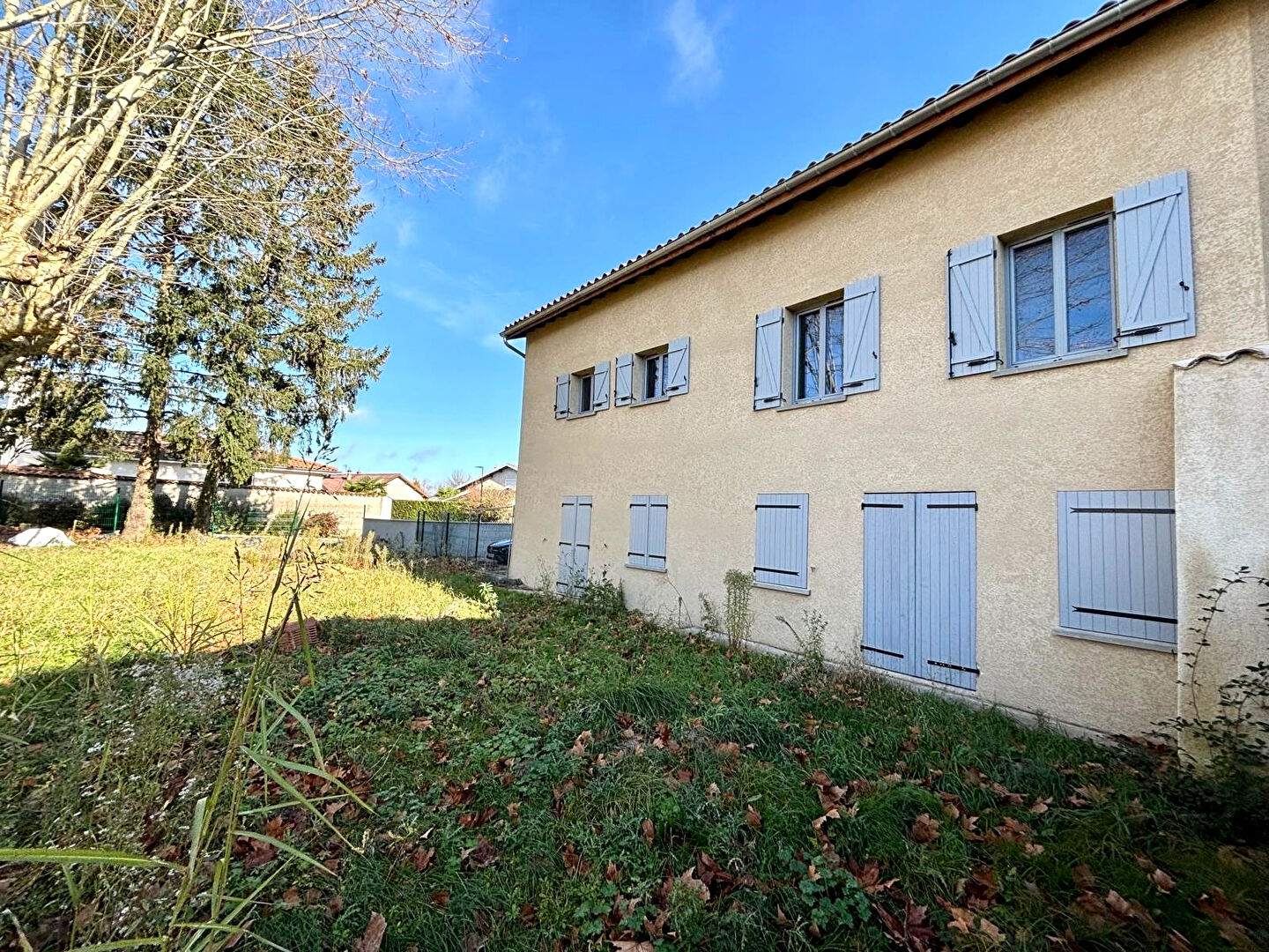 Maison Tramoyes à rénover 6 pièces 200m² avec jardin et garage