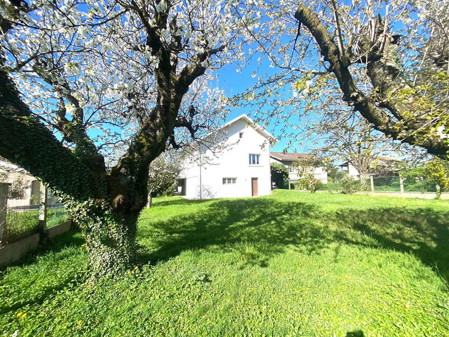 Maison 5 pièces sur un terrain de 1211m²
