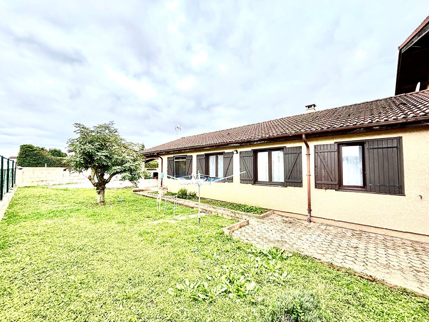 Photo Maison Balan 160m² sur un terrain avec piscine de 825m² image 3/6