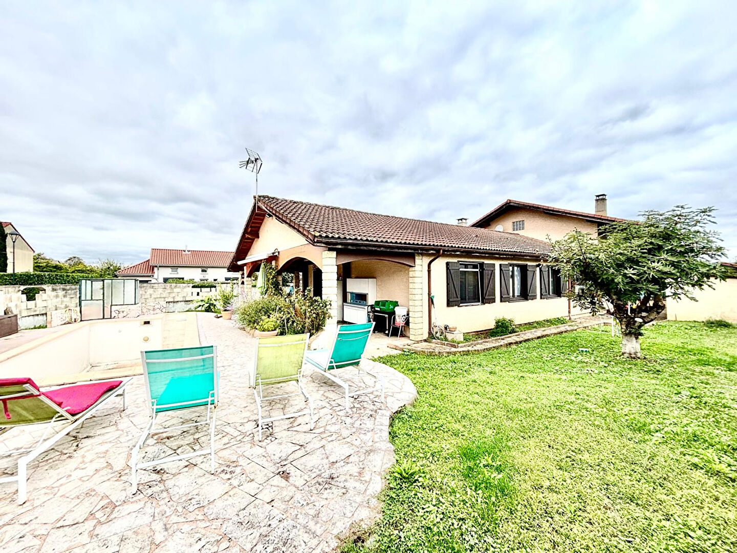 Photo Maison Balan 160m² sur un terrain avec piscine de 825m² image 5/6