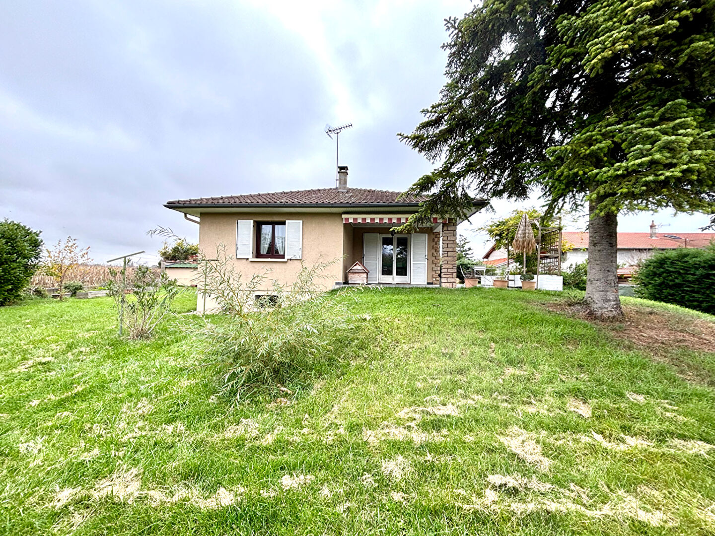 Photo Maison Nievroz 5 pièces 132.07 m2 sur un terrain de 1254m² image 2/6