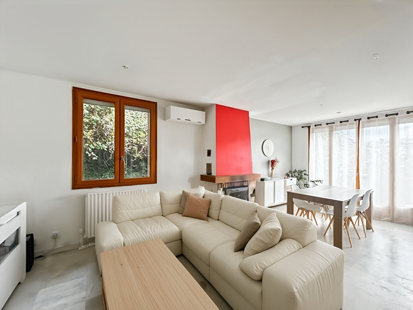 Photo Belle maison à fort potentiel située sur les hauteurs de St Clair du Rhône image 2/6