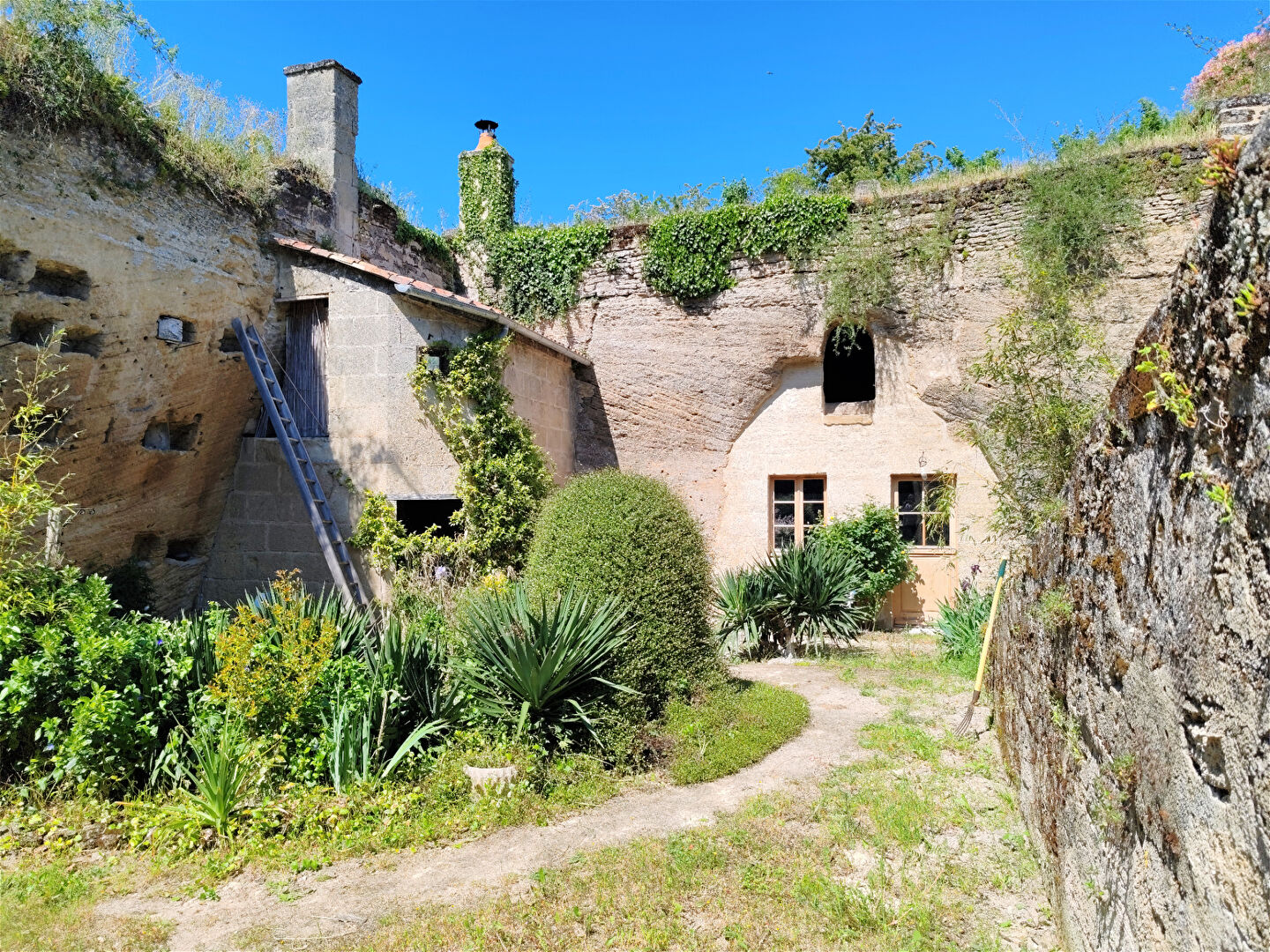 Agence immobilière de ESCP DOUMANDJI-FRABOULET-BAZIN Doue-la-fontaine