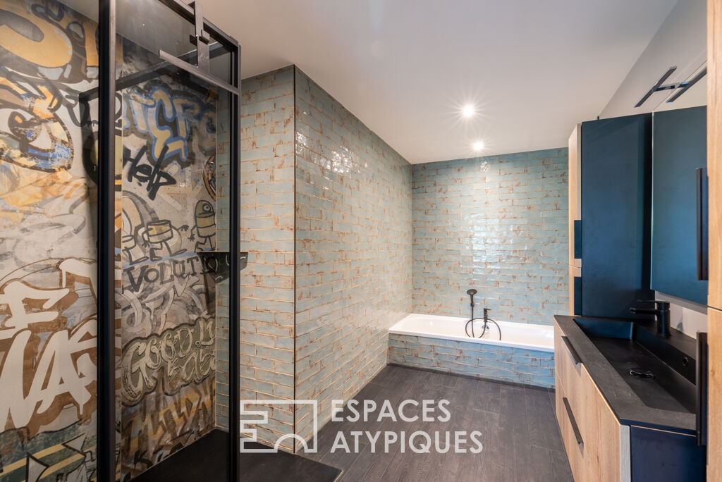 Photo Une maison familiale à l'identité affirmée dans le bourg de Lécousse image 6/6