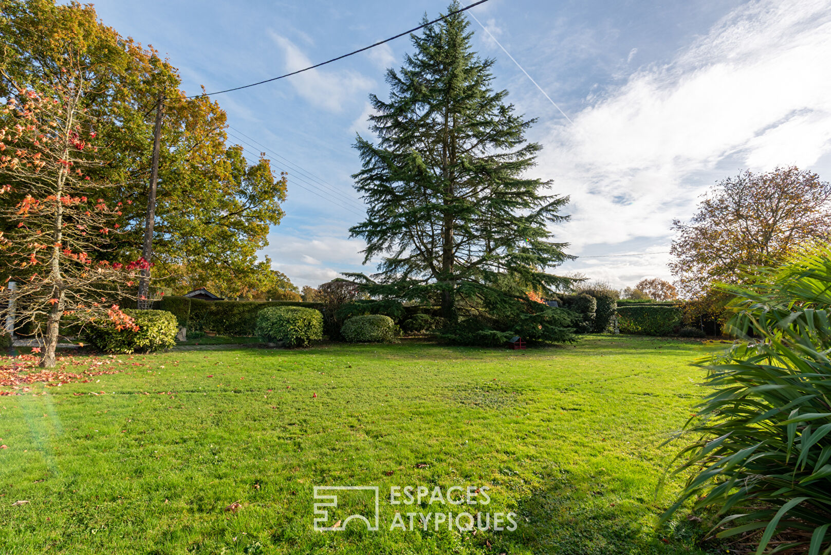 Photo Maison-ancien corps de ferme et ses dépendances image 2/6