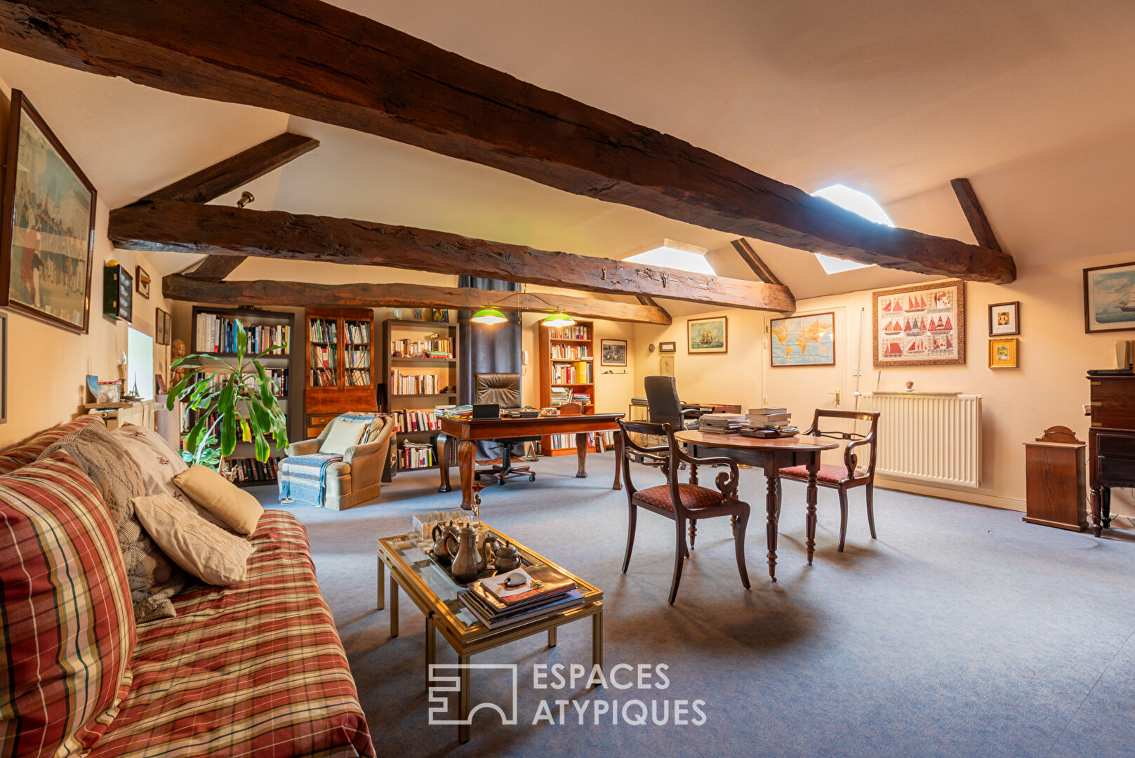 Photo Maison-ancien corps de ferme et ses dépendances image 3/6