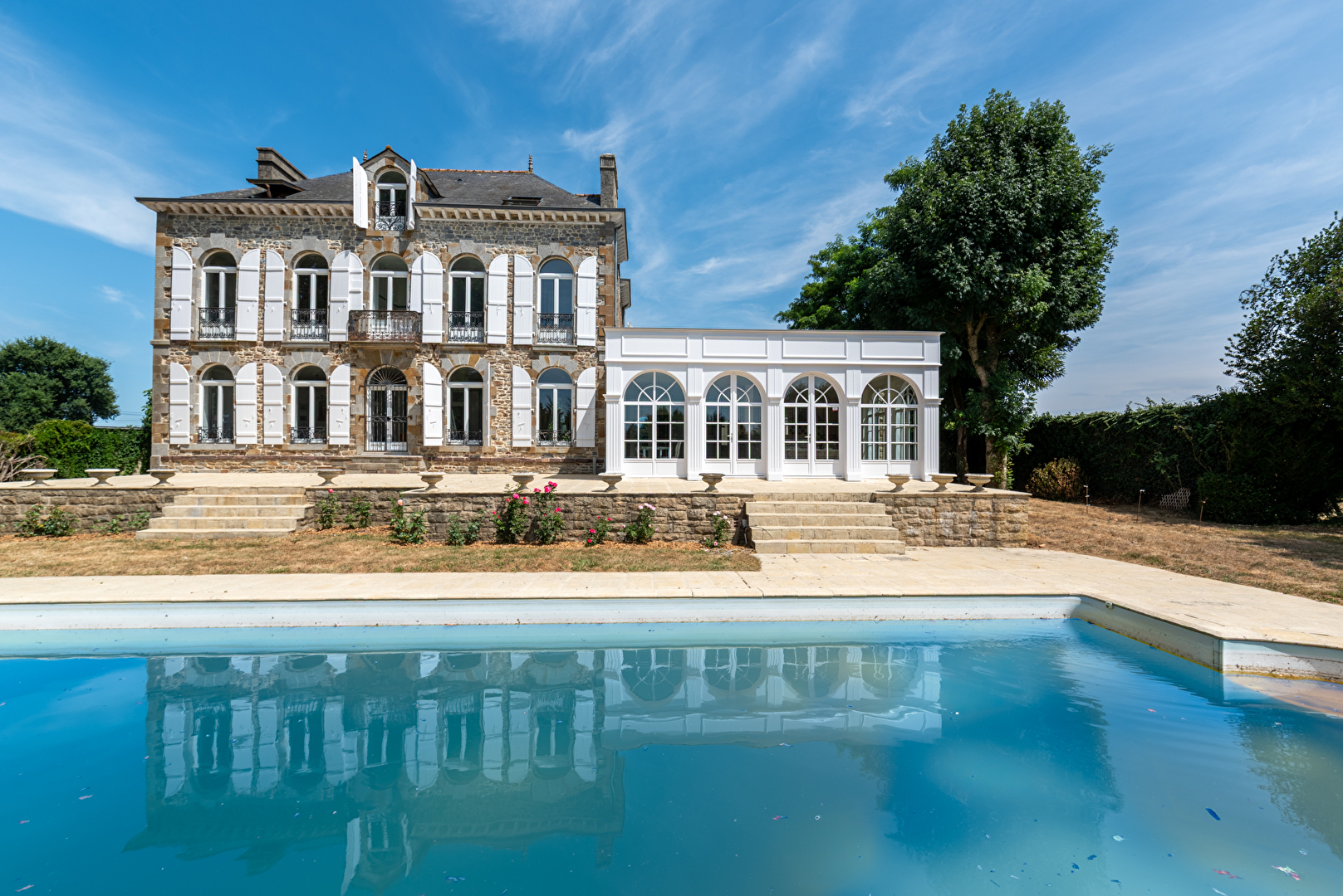 Malouinière avec piscine et sa chapelle à Quedillac