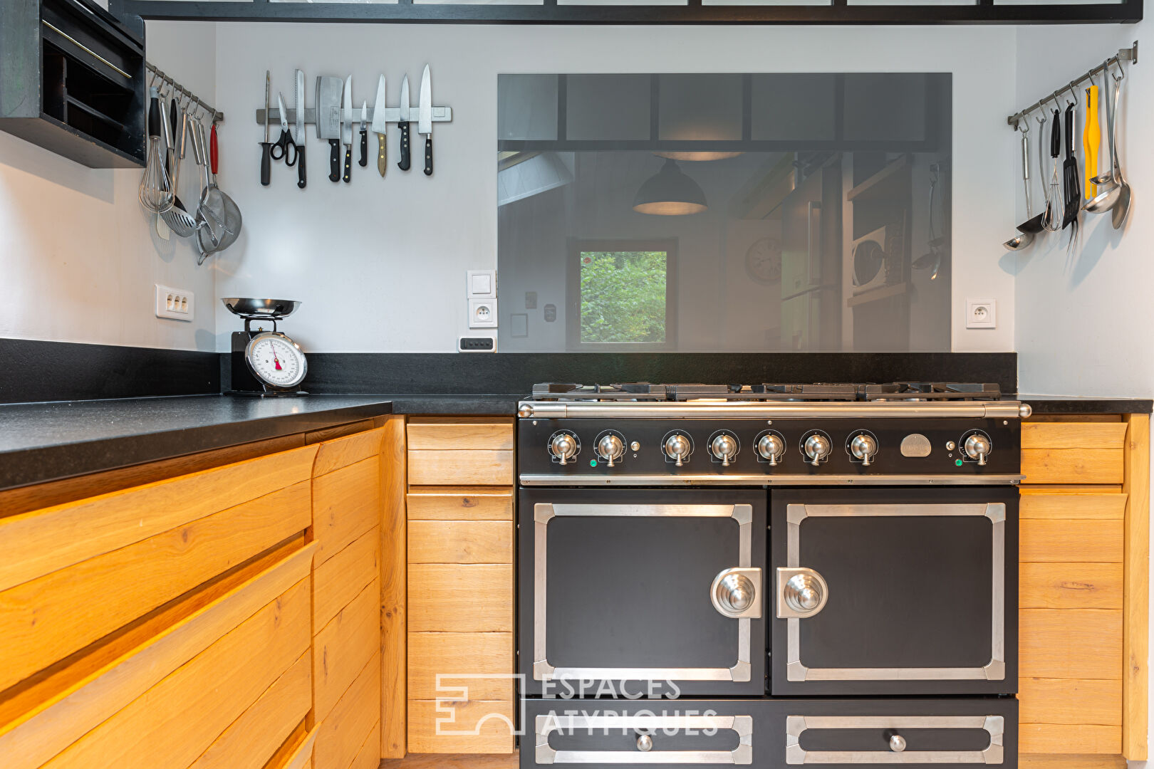 Photo Maison familiale  rénovée 240m², 7 chambres, sauna - salle de sport image 3/6