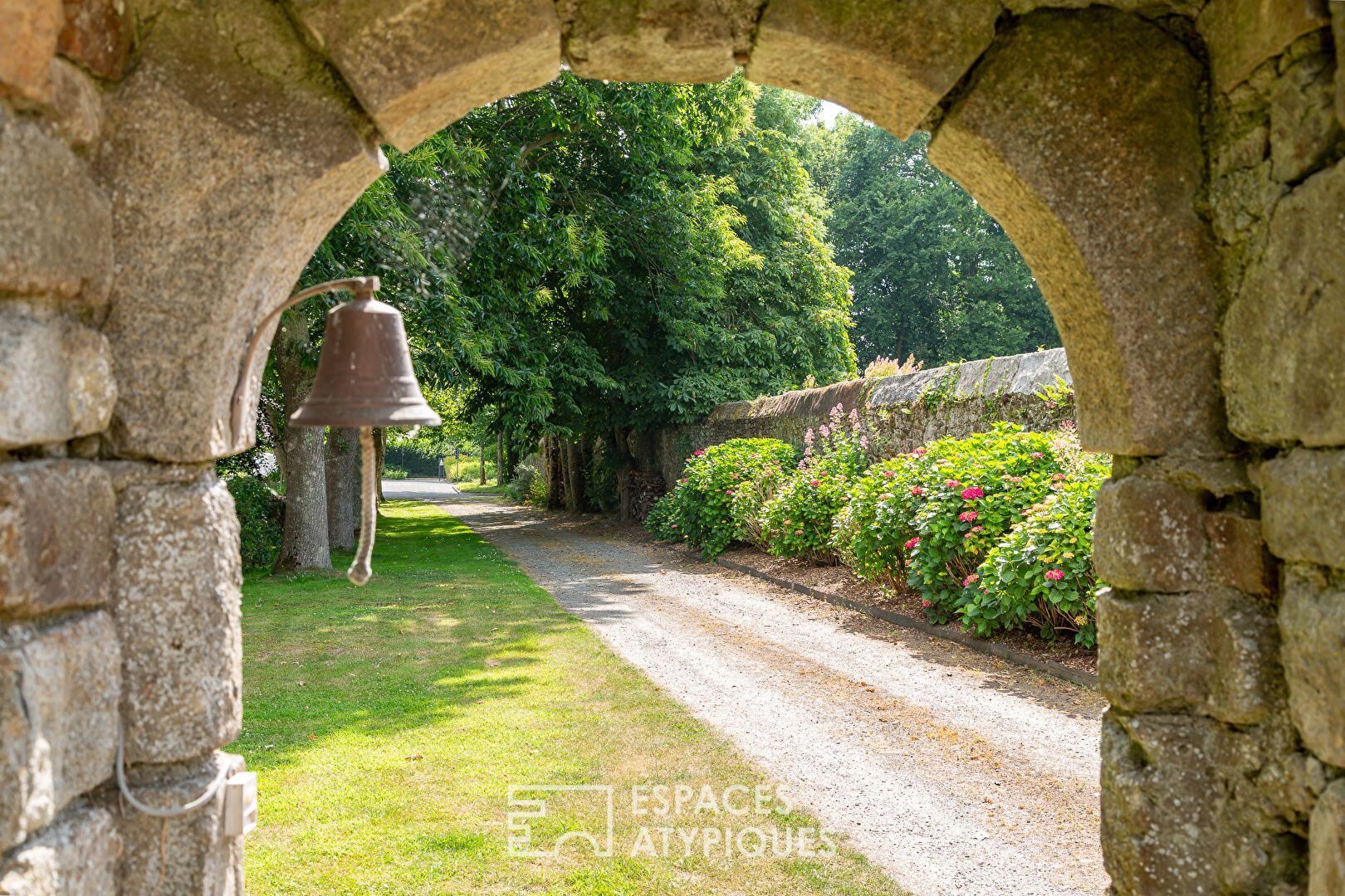 Agence immobilière de ESPACES ATYPIQUES Côtes-d'Armor