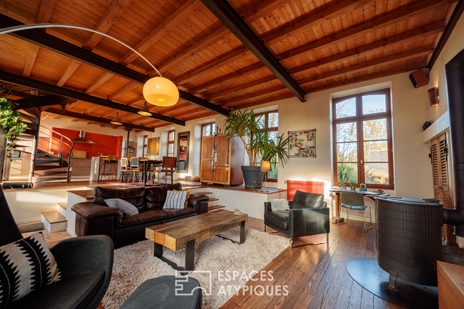 Photo Ancienne école réhabilitée en maison atypique image 2/6