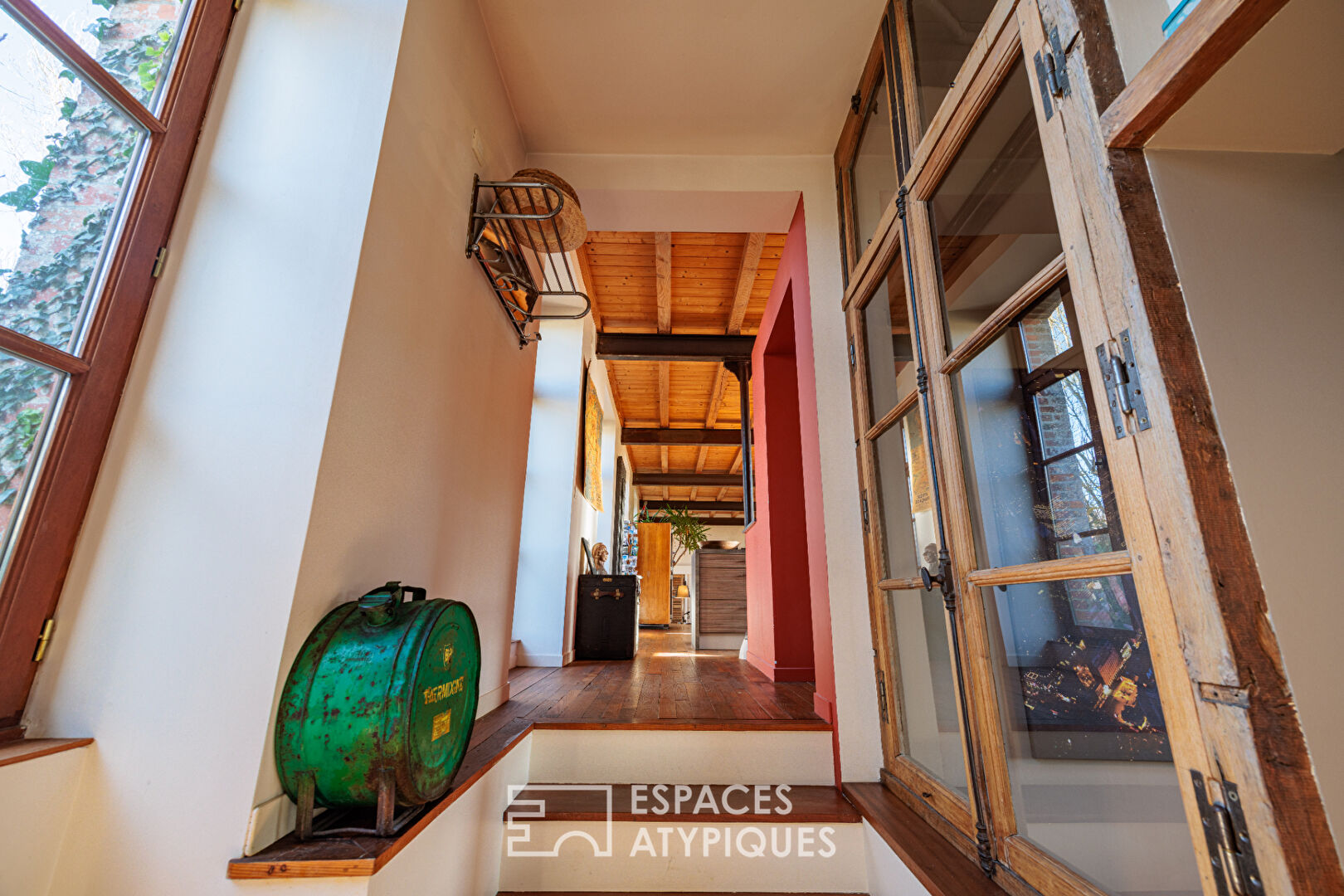 Photo Ancienne école réhabilitée en maison atypique image 3/6