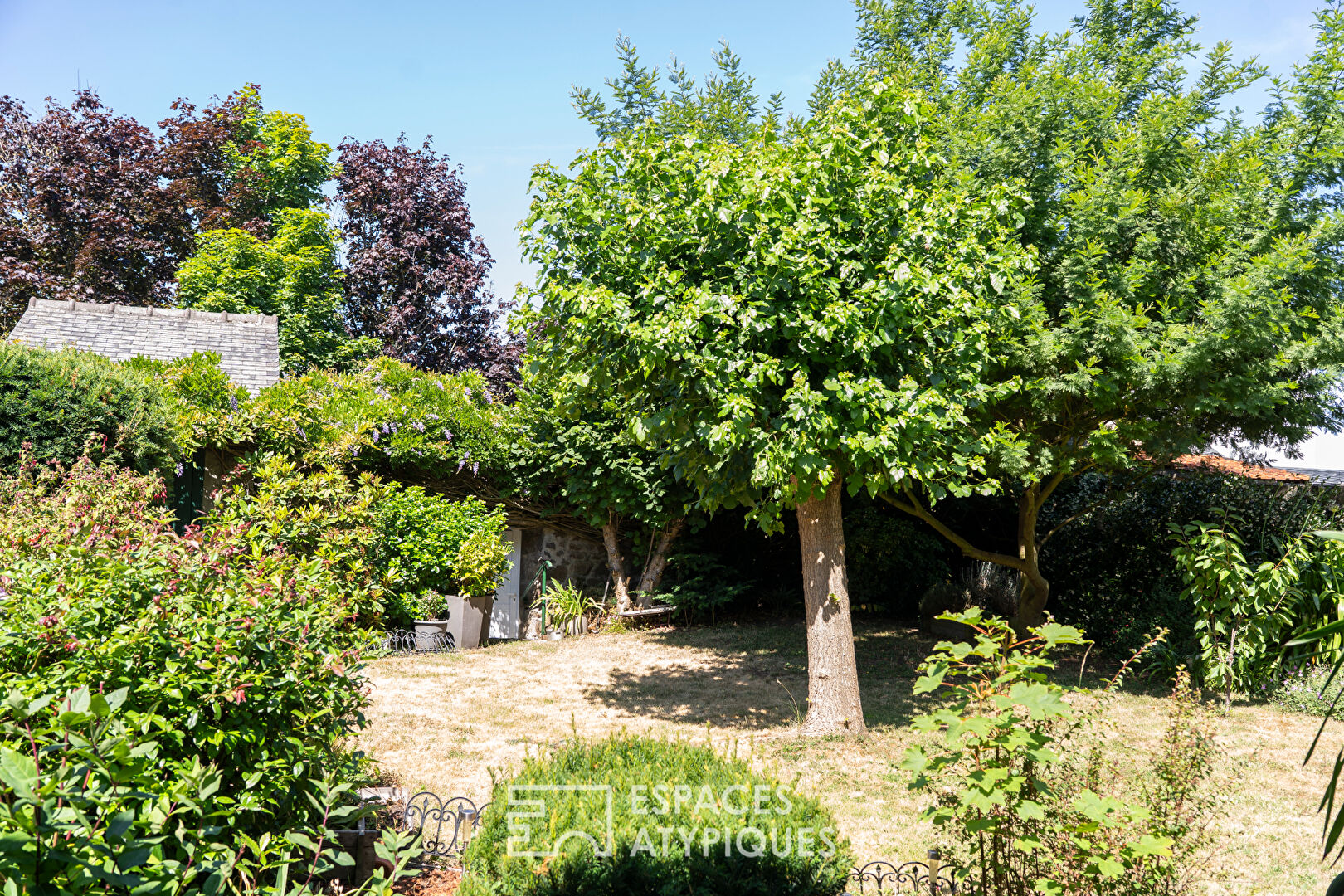 Maison de ville entre le quartier de la gare et le Centre-ville de St Brieuc .