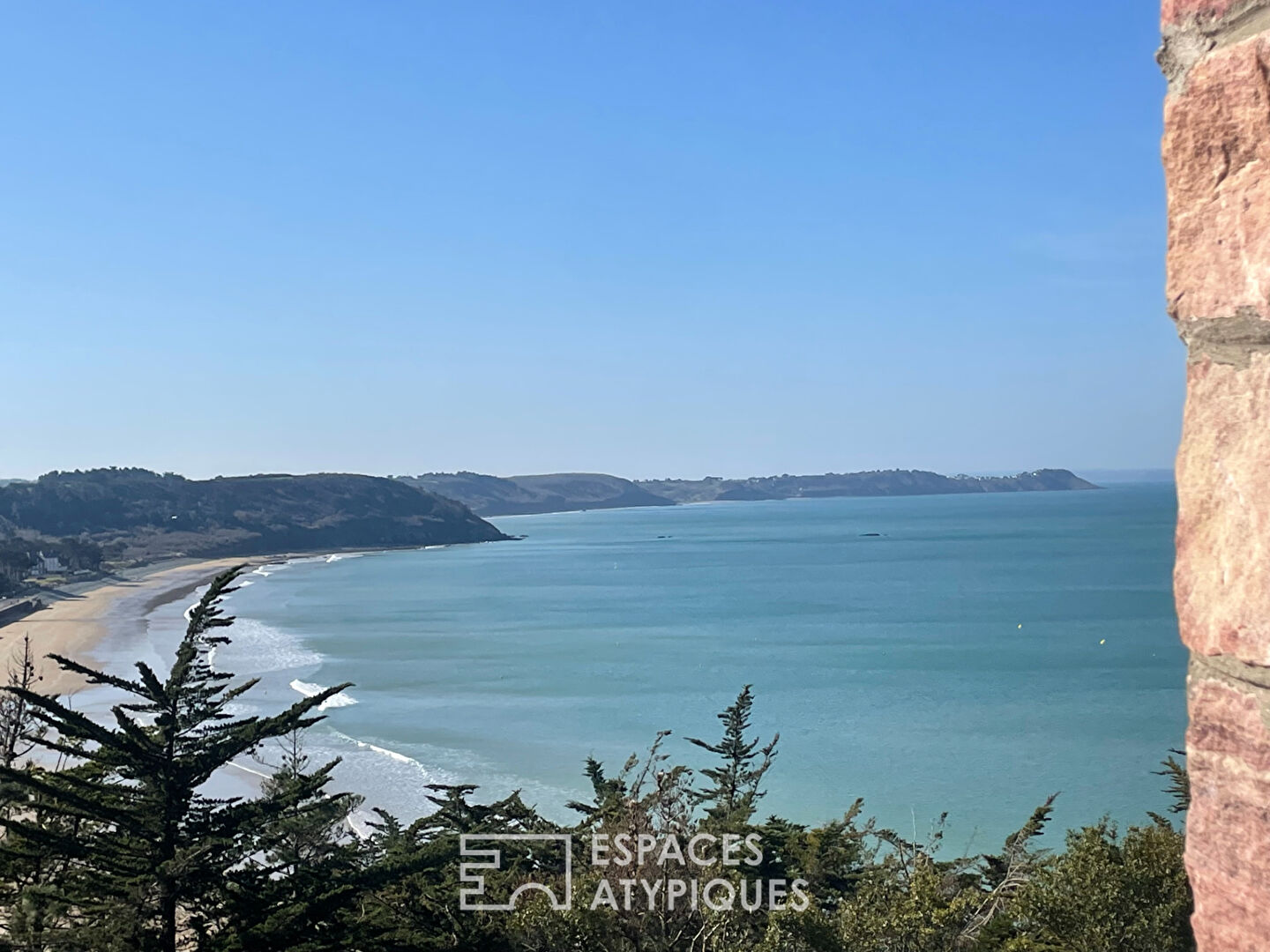 Agence immobilière de ESPACES ATYPIQUES Côtes-d'Armor