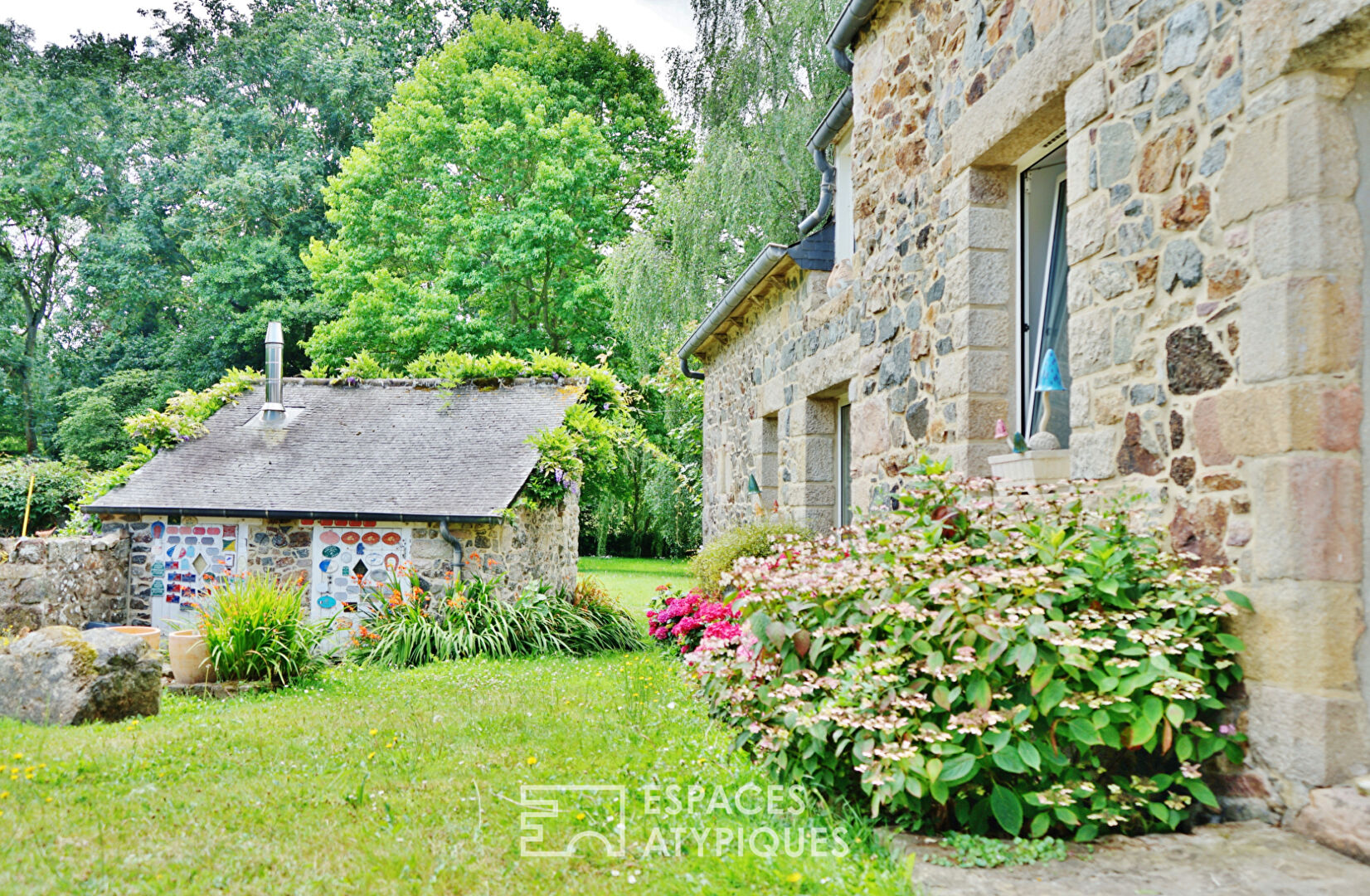 Agence immobilière de ESPACES ATYPIQUES Côtes-d'Armor