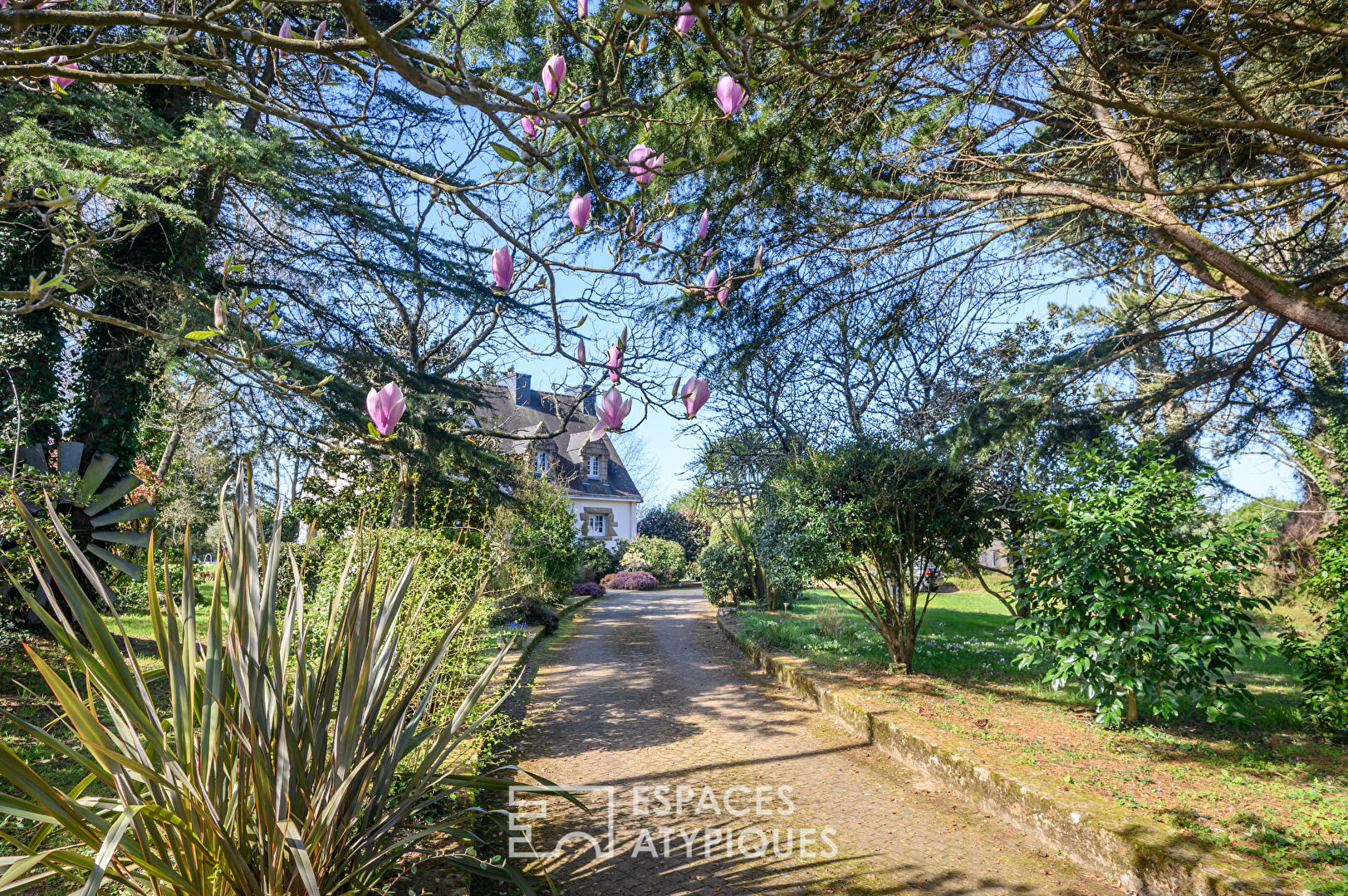 Agence immobilière de ESPACES ATYPIQUES Morbihan