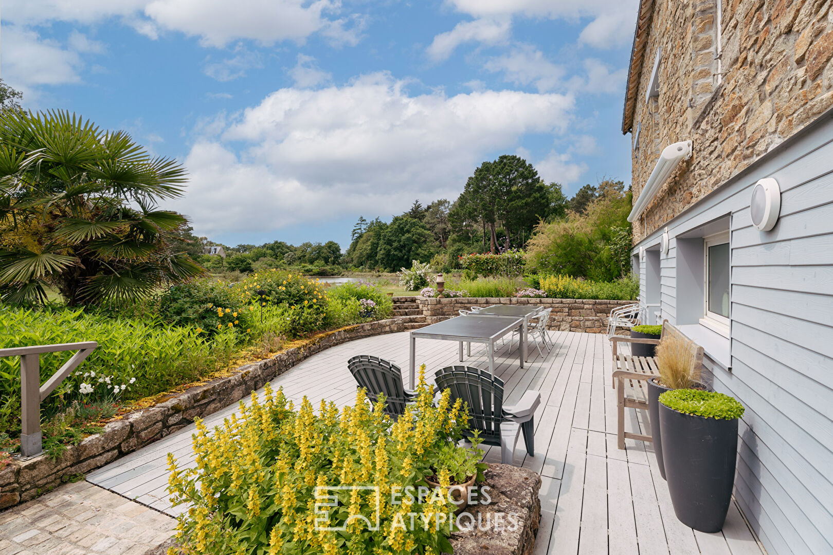 Photo Atypique et authentique : maison en pierre avec vue sur l'eau à Baden image 6/6