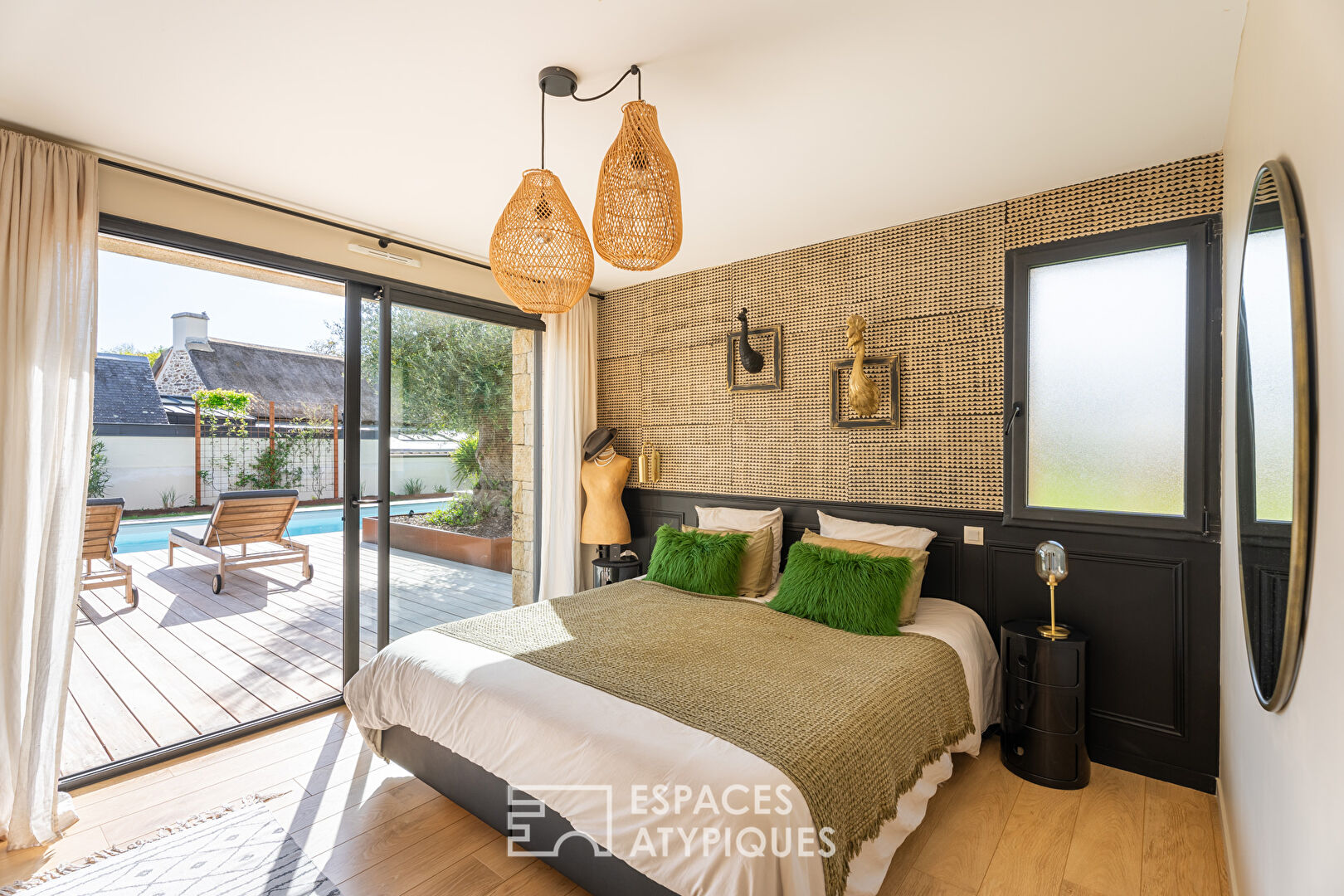 Photo Baden : maison à l'architecture contemporaine avec piscine et jardin, proche du Golfe image 5/6