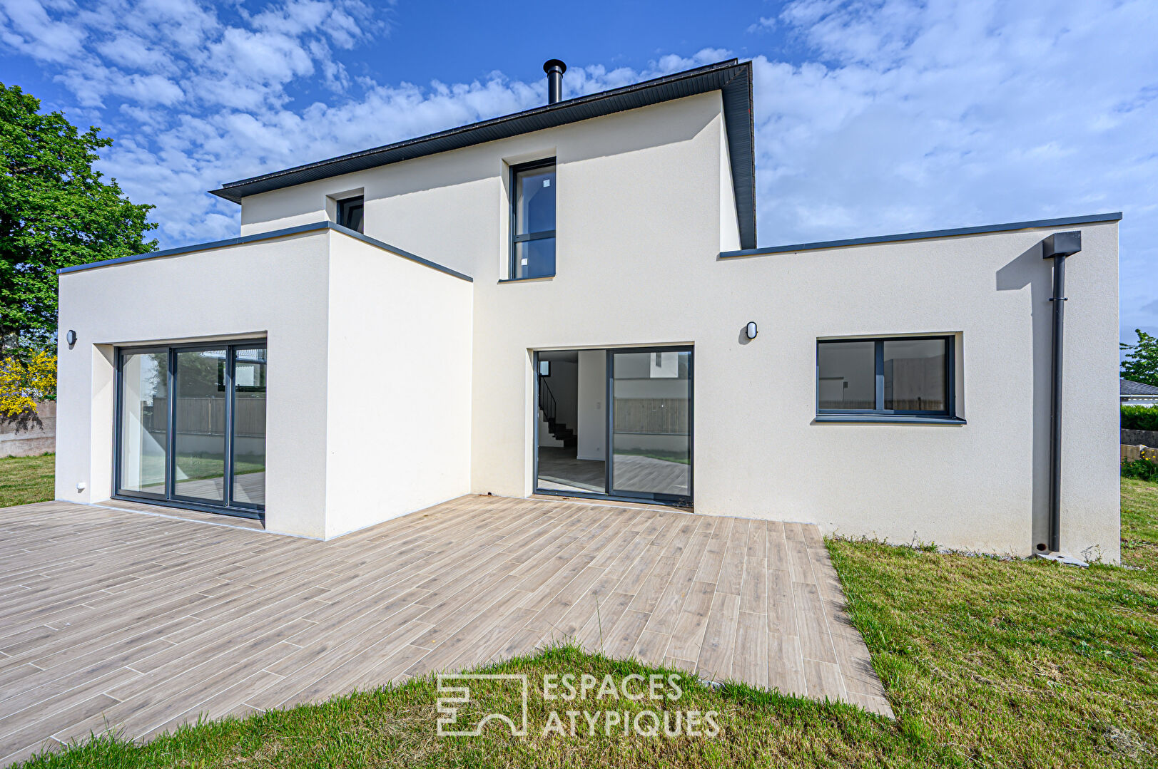 Lignes pures et lumière naturelle aux portes de Vannes