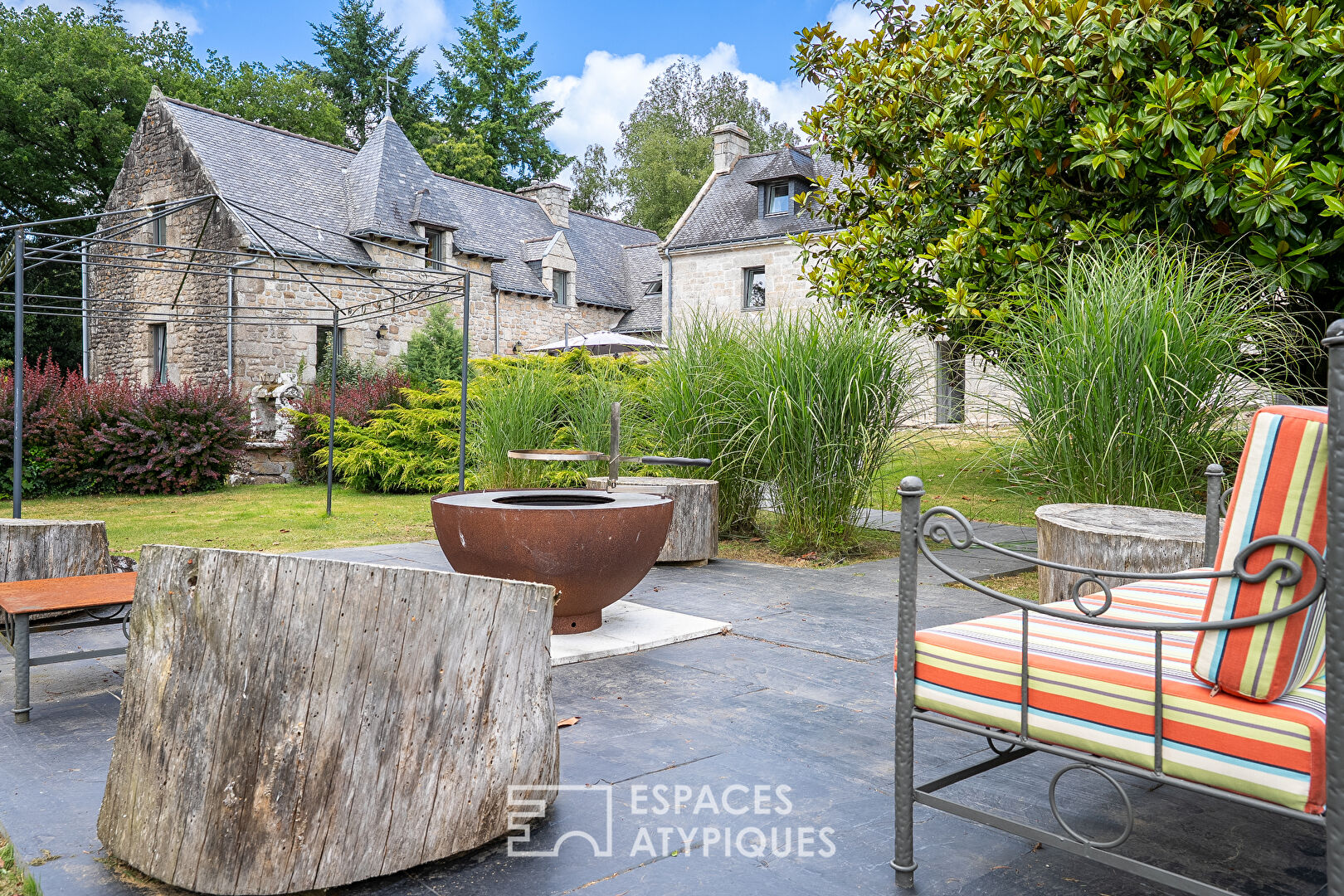 Photo Maison familiale ou projet d'accueil dans un domaine boisé avec piscine chauffée image 3/6