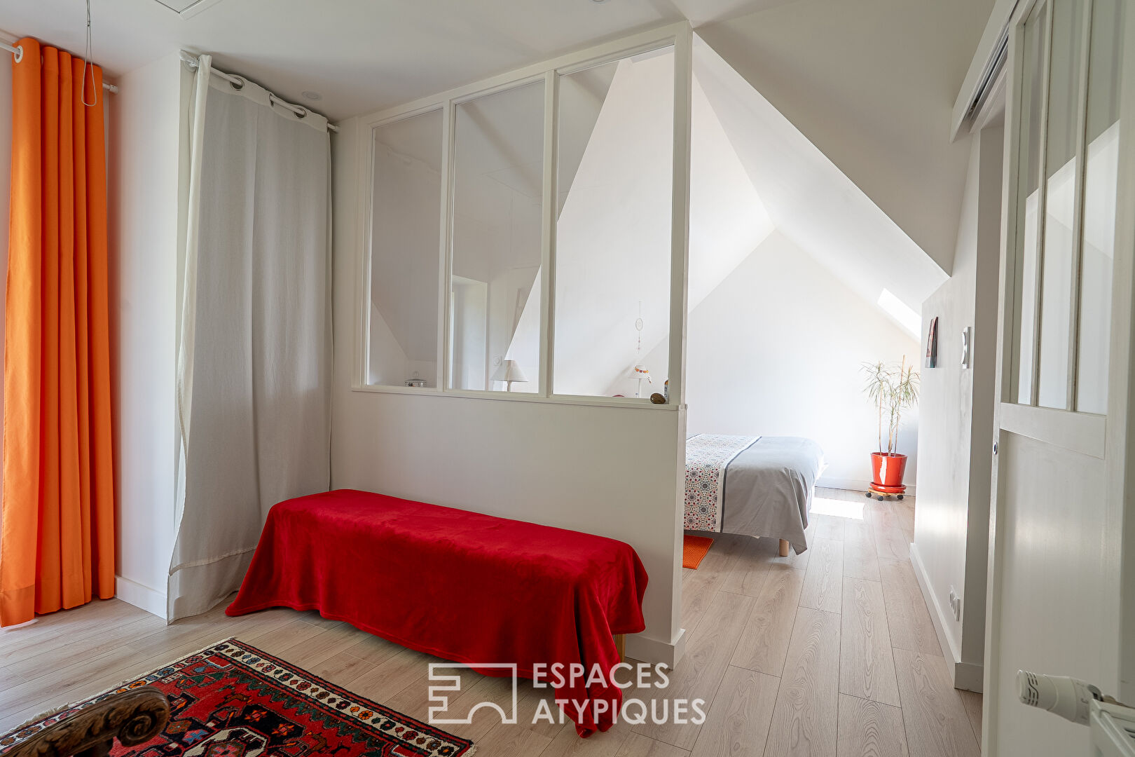 Photo Maison familiale ou projet d'accueil dans un domaine boisé avec piscine chauffée image 6/6