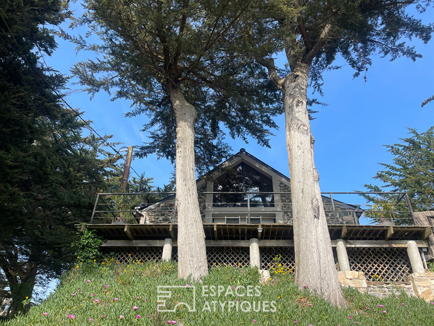 Agence immobilière de ESPACES ATYPIQUES Côtes-d'Armor