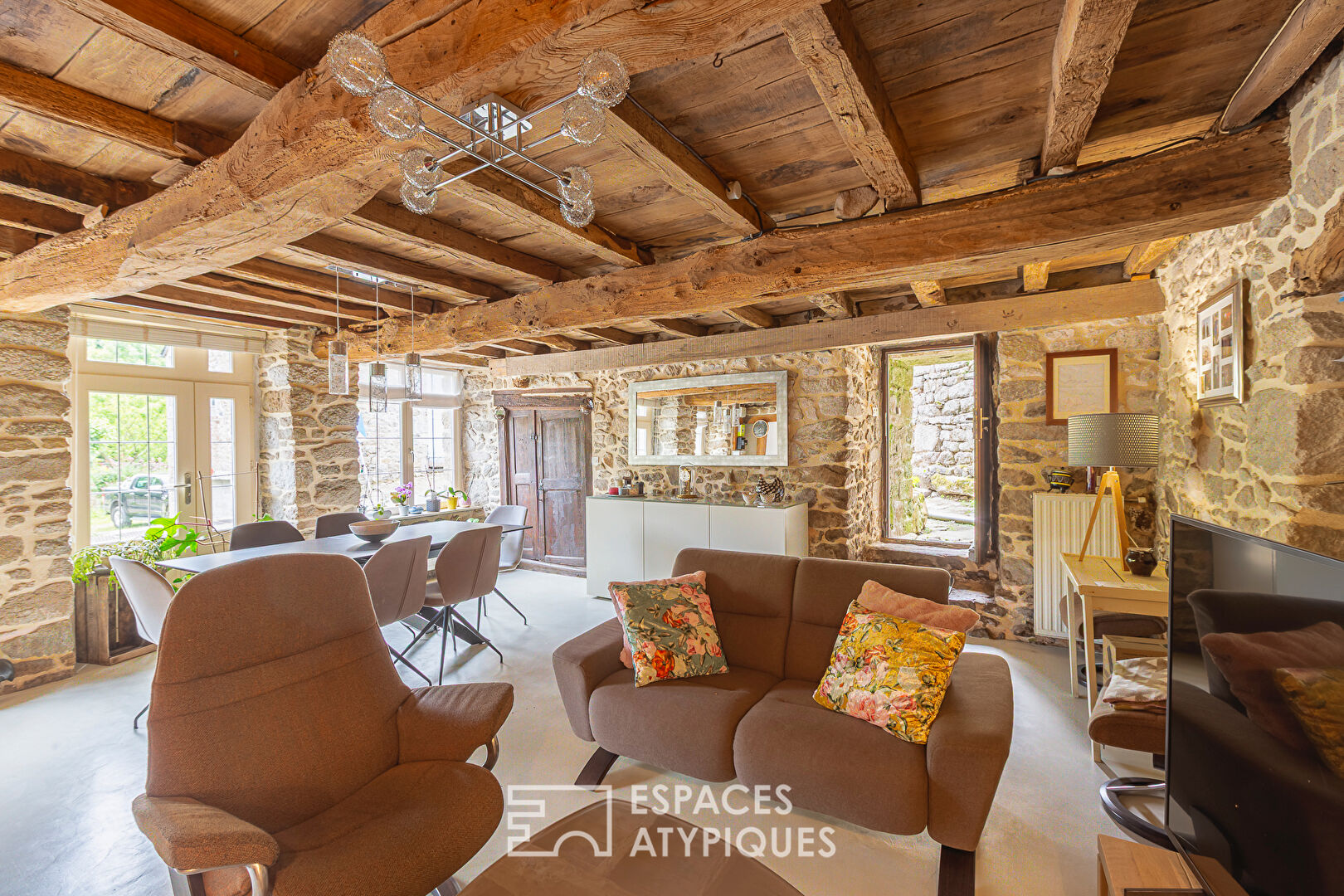Agence immobilière de ESPACES ATYPIQUES Côtes-d'Armor