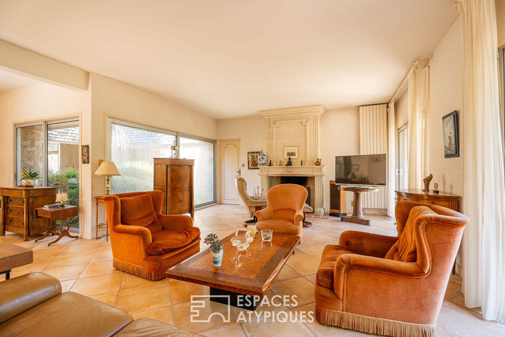 Photo Maison de plain-pied de 183m2, signée Yves Guillou, au calme d'une impasse image 4/6