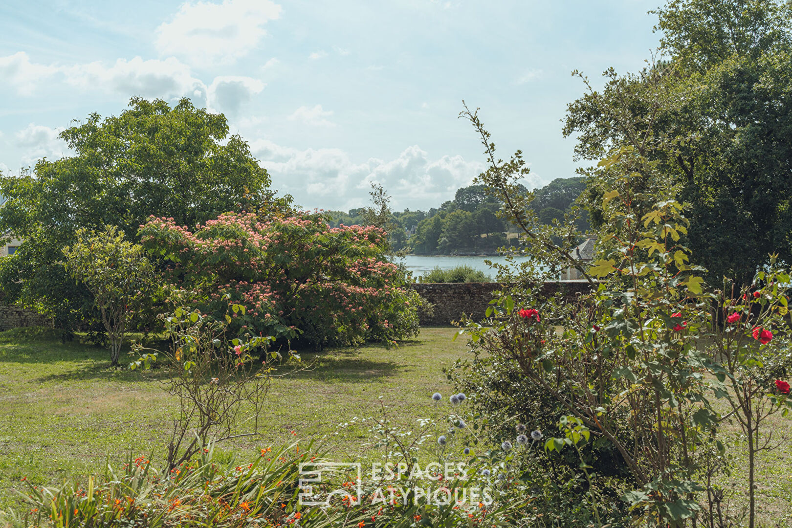 Arradon - Maison d'architecte avec parc arboré et vue sur l'eau